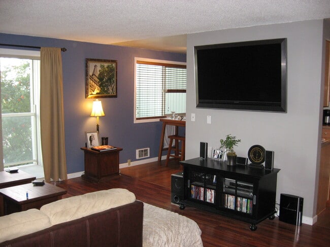 property at 1823 W Northridge Ct
