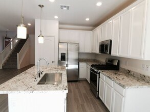 10755 Henesco Bay St in Las Vegas, NV - Building Photo - Building Photo