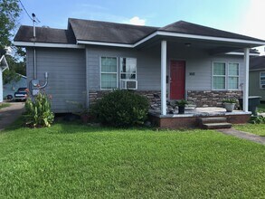 1687 Cartwright St in Beaumont, TX - Building Photo - Building Photo