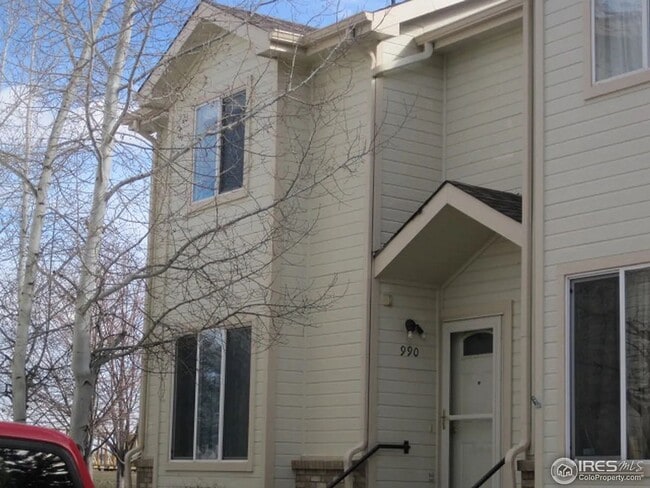 property at 990 N Monroe Ave
