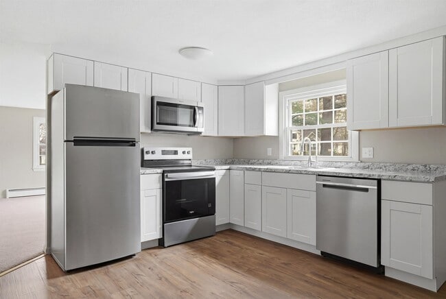 289 Derry Rd in Hudson, NH - Building Photo - Building Photo