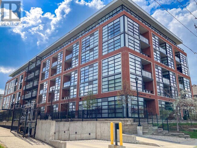 15-415 Prince Albert Blvd