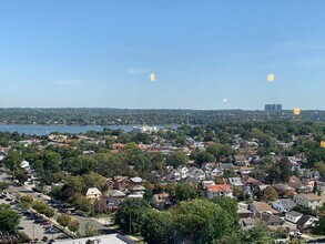 One Bay Club Dr in Queens, NY - Building Photo - Building Photo