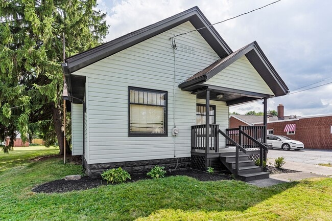 property at 2232 Youngstown Rd SE
