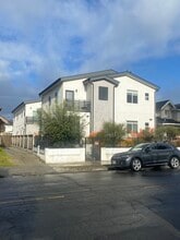 3955 S Budlong Ave in Los Angeles, CA - Building Photo - Building Photo