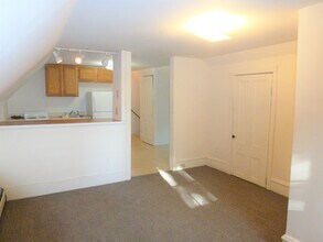 43 N Willard St, Unit 2 in Burlington, VT - Building Photo - Building Photo