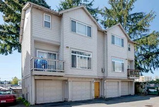 Burien Townhomes in Seattle, WA - Foto de edificio - Building Photo