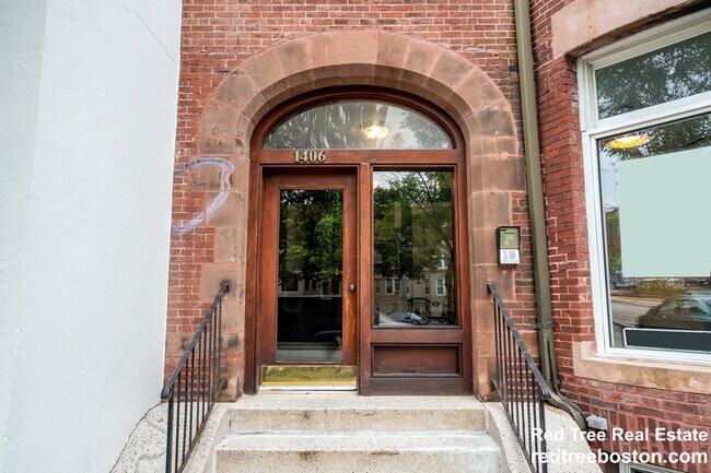 1404 Beacon St in Brookline, MA - Building Photo - Building Photo
