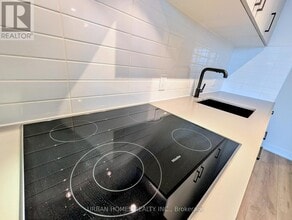 5 Quarrington Ln in Toronto, ON - Building Photo - Building Photo