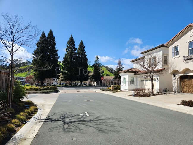5 Kendall Cir in Moraga, CA - Building Photo - Building Photo