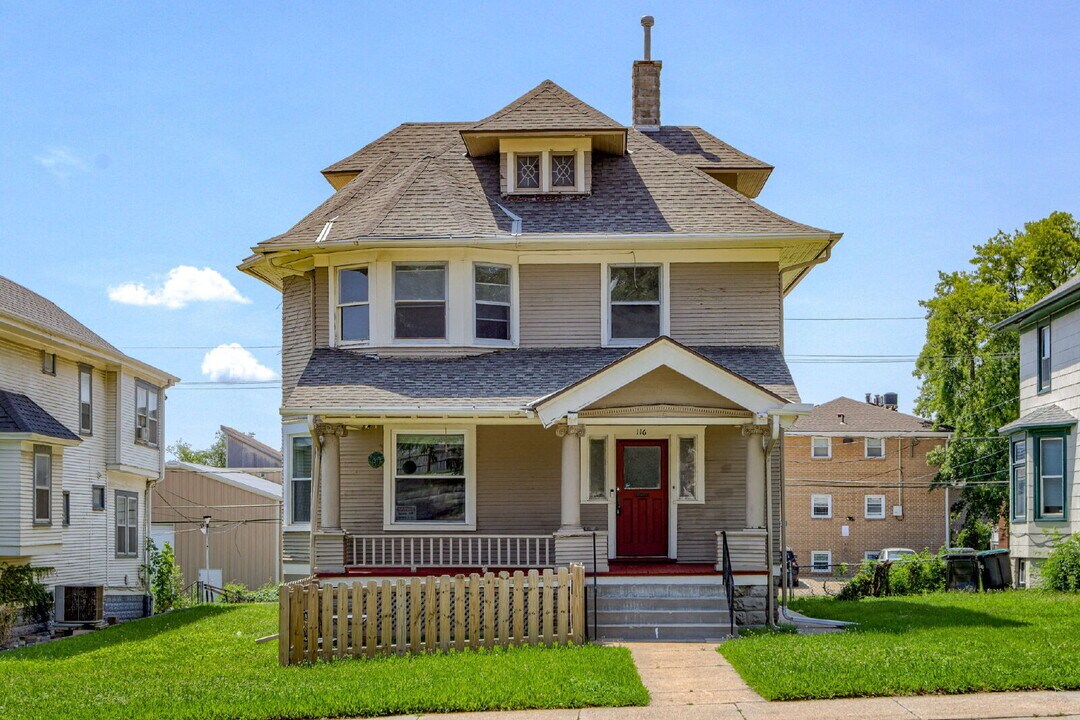 116.5 N 40th St in Omaha, NE - Building Photo