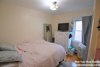 345 Market St, Unit 2 in Boston, MA - Building Photo - Building Photo