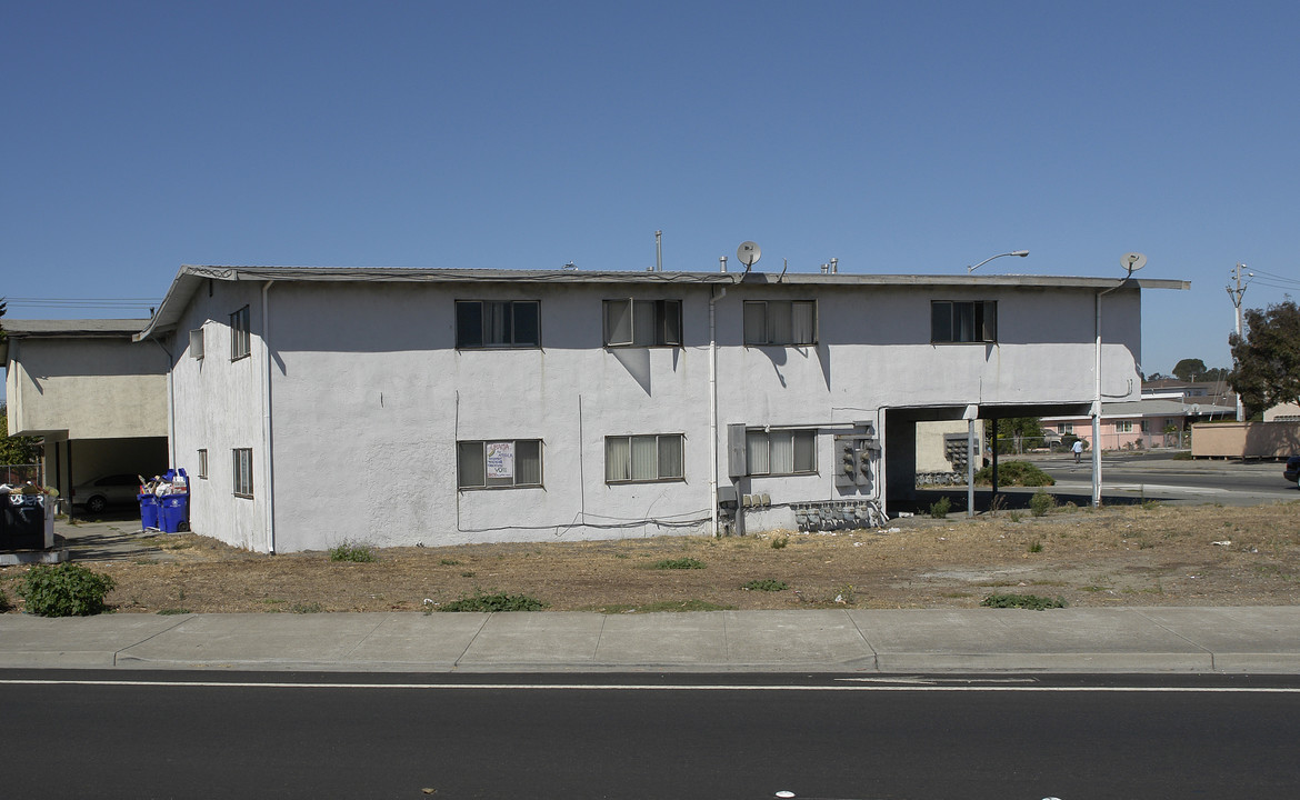 2020 Broadway Ave in San Pablo, CA - Building Photo