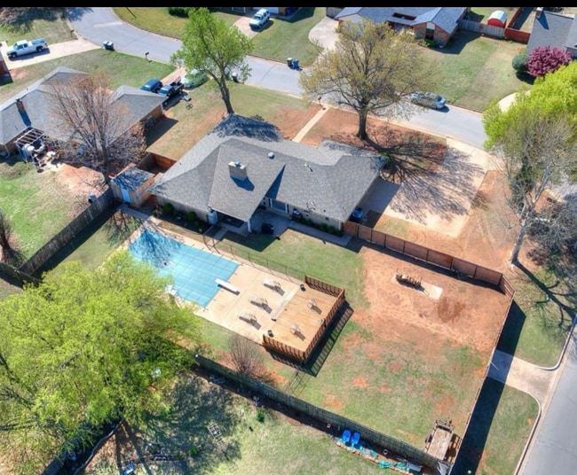 814 Hickory Stick Dr in Chickasha, OK - Building Photo - Building Photo