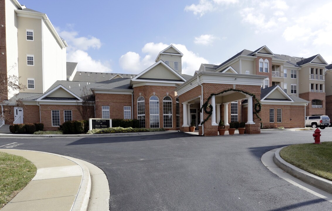 High View at Hunt Valley in Hunt Valley, MD - Building Photo