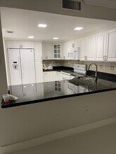 9191 Fontainebleau Blvd in Miami, FL - Building Photo - Building Photo