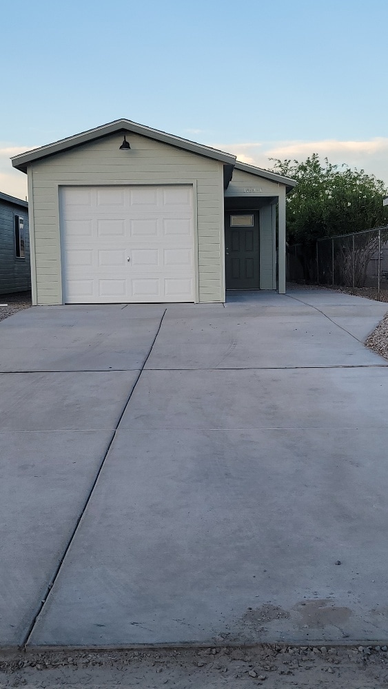 1490 Tonto Dr in Bullhead City, AZ - Building Photo - Building Photo