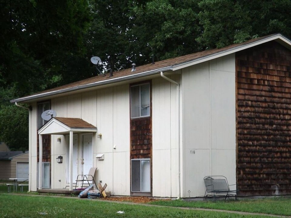 718 Kearney St, Unit 718 Kearney Unit 1 in Manhattan, KS - Building Photo