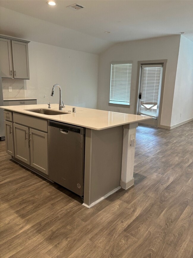 1715 Plantation Pl in Baytown, TX - Building Photo - Building Photo