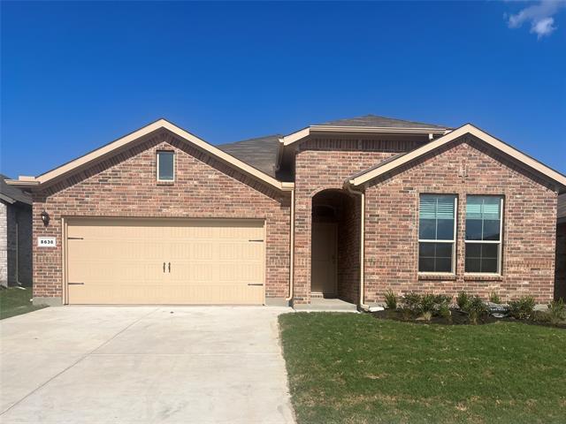 8621 Centerboard Ln in Fort Worth, TX - Foto de edificio