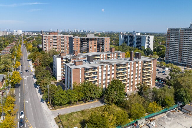 Parsienne I in Toronto, ON - Building Photo - Building Photo