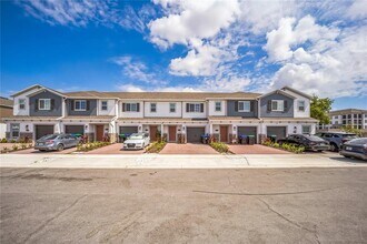 4560 Campsite Lp in Orlando, FL - Building Photo - Building Photo