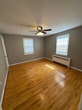 209 W Parkway Ave in Chester, PA - Foto de edificio - Building Photo