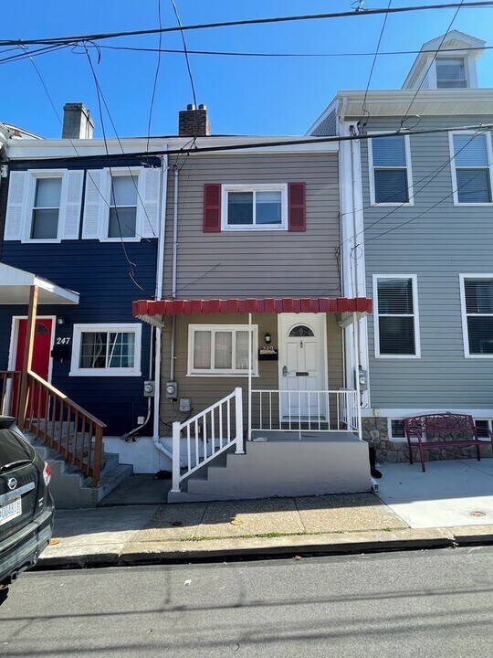 249 45th St in Pittsburgh, PA - Foto de edificio