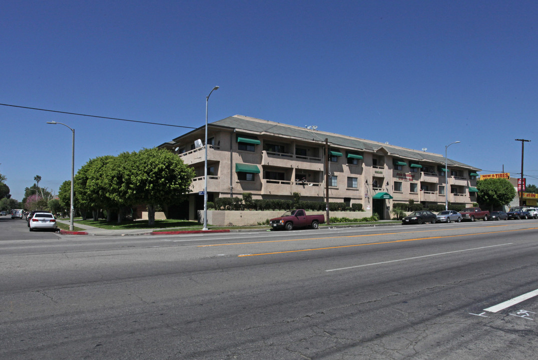 Casablanca in Panorama City, CA - Building Photo