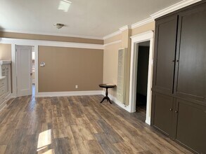 687 W 11th St, Unit 687 in Los Angeles, CA - Foto de edificio - Building Photo