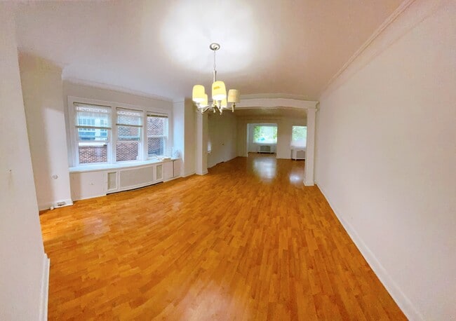 5543 Beacon St in Pittsburgh, PA - Foto de edificio - Building Photo