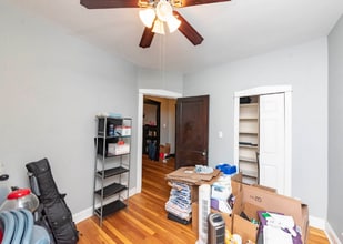 1310 W Montrose Ave, Unit #  01 in Chicago, IL - Building Photo - Building Photo