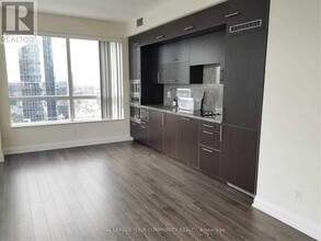 5-1915 Sheppard Ave E in Toronto, ON - Building Photo - Building Photo
