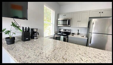 6828 NW 3rd Ave-Unit -3 in Miami, FL - Building Photo - Building Photo