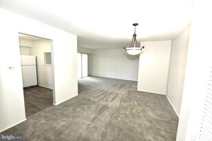 11326 Cherry Hill Rd in Beltsville, MD - Building Photo