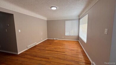 28758 Leona St in Garden City, MI - Building Photo - Building Photo