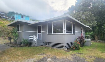41-978B Waikupanaha St in Waimanalo, HI - Building Photo