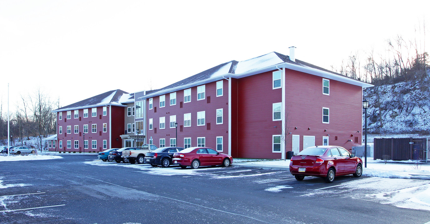 Beechtree Commons II in Verona, PA - Building Photo