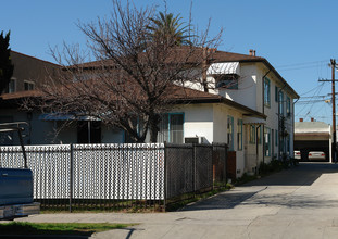 1169 N Edgemont St in Los Angeles, CA - Building Photo - Building Photo