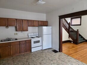 1201 S Farwell St, Unit 1201 in Eau Claire, WI - Building Photo - Building Photo