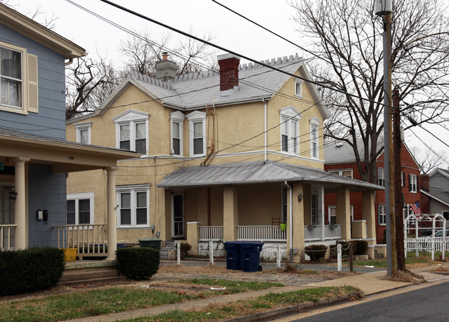 210 E Howell Ave in Alexandria, VA - Building Photo - Building Photo