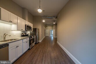 29 E Gay St-Unit -11 in West Chester, PA - Foto de edificio - Building Photo