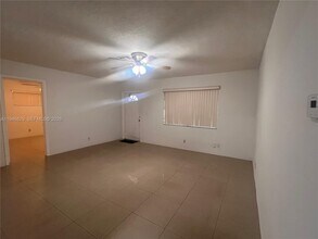 5010 SW 26th Ave in Fort Lauderdale, FL - Building Photo - Building Photo