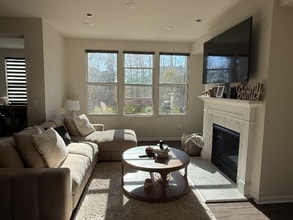 421 Addison Cir in Walled Lake, MI - Foto de edificio - Building Photo