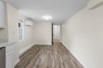 407 Sarah St in San Marcos, TX - Building Photo - Building Photo