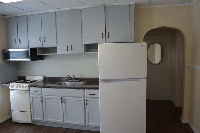 1654 Miller St in Utica, NY - Foto de edificio - Building Photo