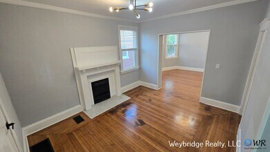 923 Rogers Pl in Cincinnati, OH - Building Photo - Building Photo