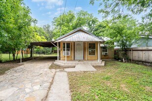 103 Summit Ave in Del Rio, TX - Building Photo