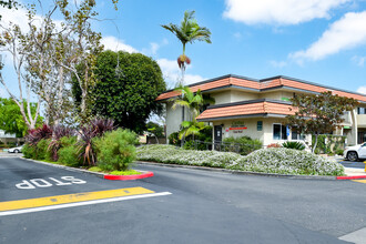 Casitas Casa Real Apartments in Oxnard, CA - Foto de edificio - Building Photo