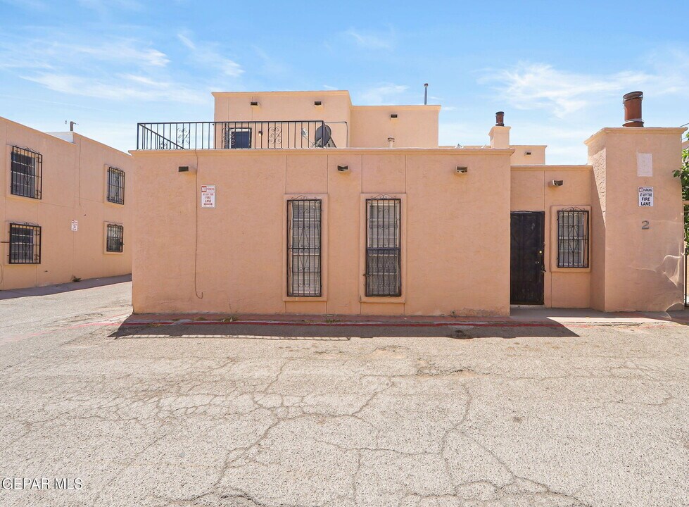 2520 San Jose Ave in El Paso, TX - Building Photo